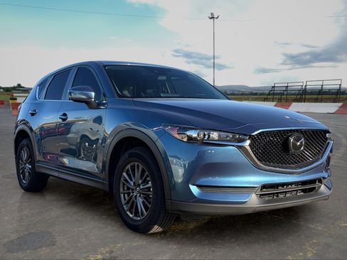 Used 2021 MAZDA CX-5 Touring FWD image 2