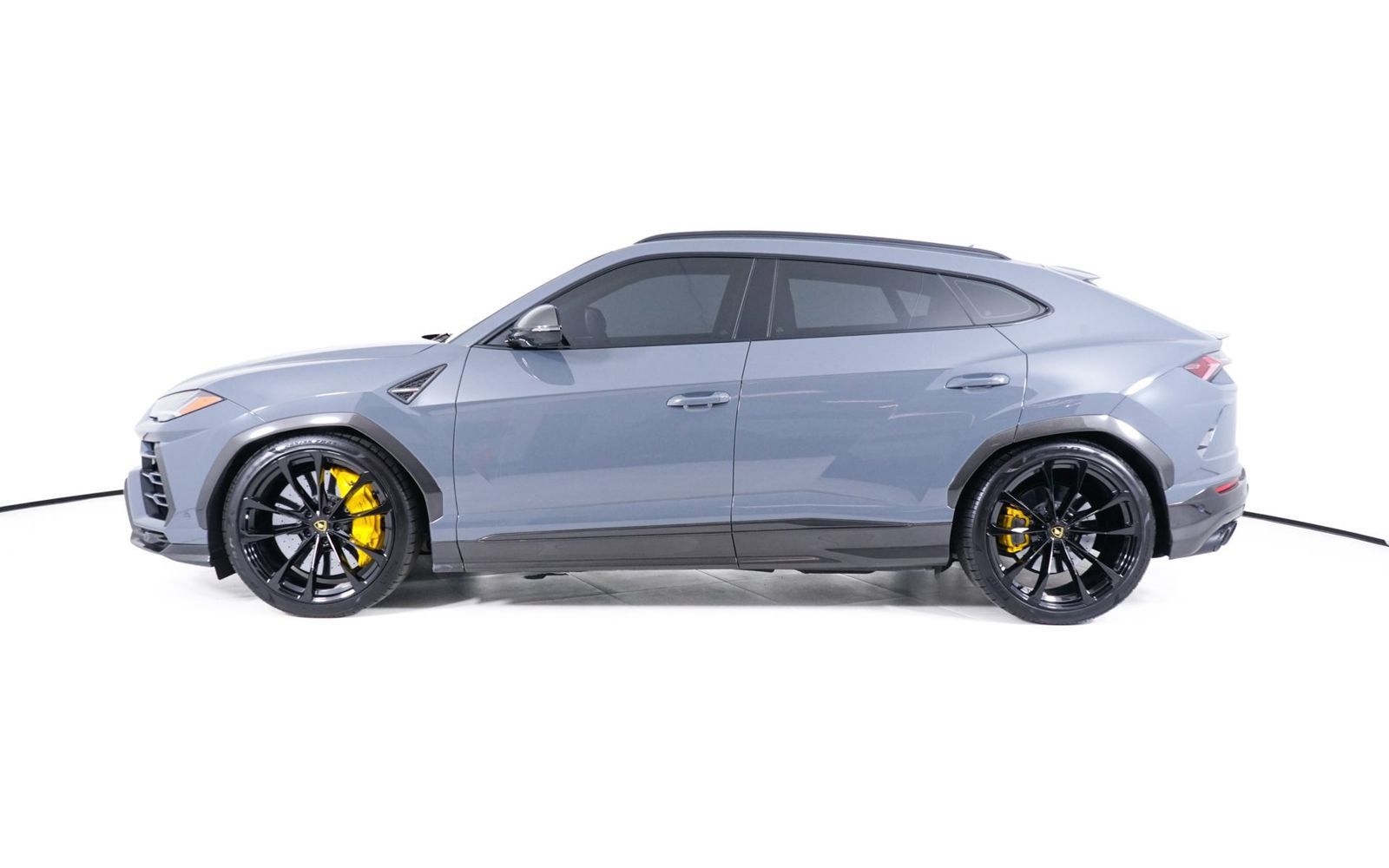 Used 2022 Lamborghini Urus AWD/4WD image 2