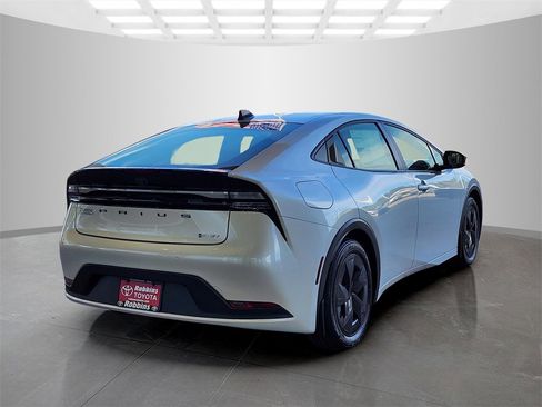 New 2026 Toyota Prius Plug-In Hybrid image 3