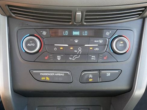 Used 2018 Ford Escape SE w/ SE Sync 3 Package FWD image 31