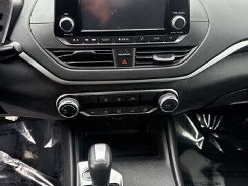 Used 2023 Nissan Altima 2.5 S FWD image 23