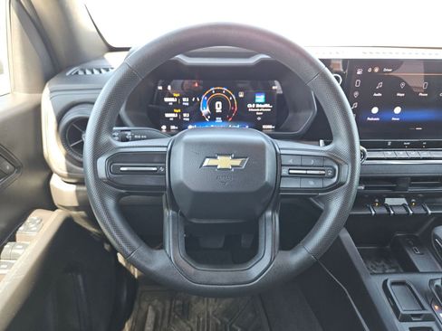 Used 2024 Chevrolet Colorado W/T image 18