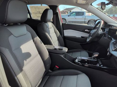 New 2026 Chevrolet Trax LT w/ Driver Confidence Package image 10