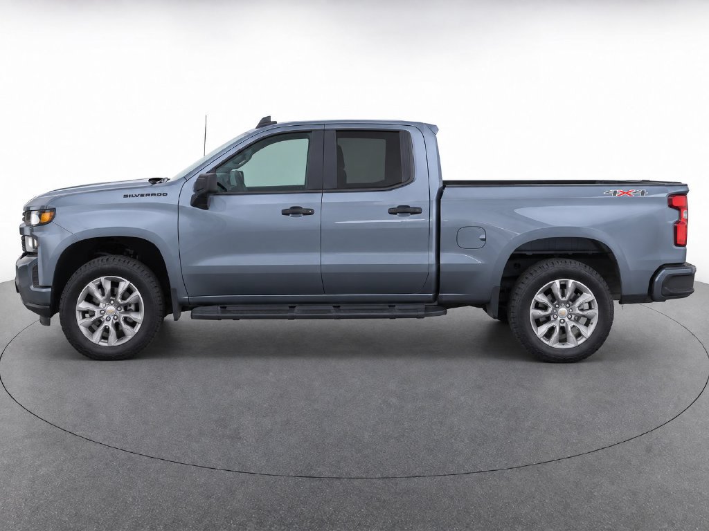 Used 2020 Chevrolet Silverado 1500 Custom w/ Custom Convenience Package AWD/4WD image 7