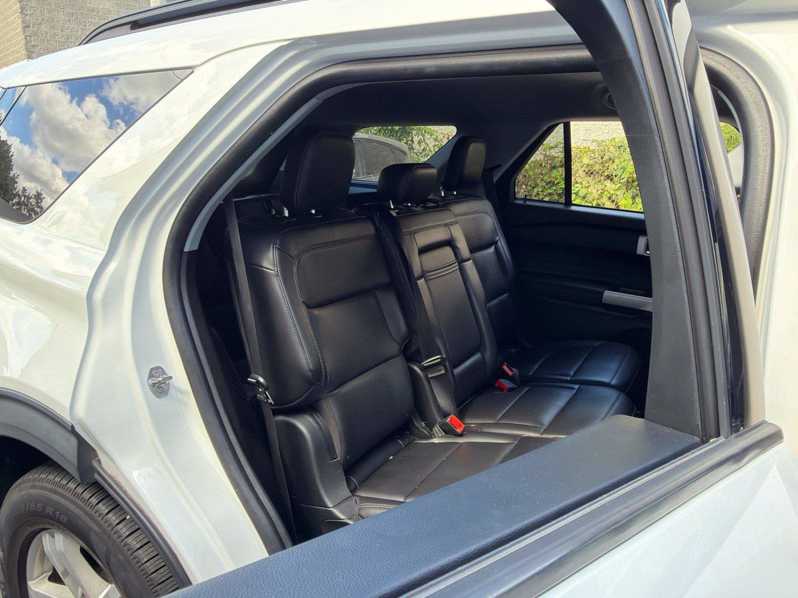 Used 2021 Ford Explorer XLT w/ Equipment Group 202A AWD/4WD image 13