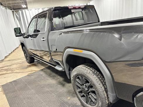 Certified 2023 GMC Sierra 3500 Denali w/ Denali Black Diamond Edition image 30