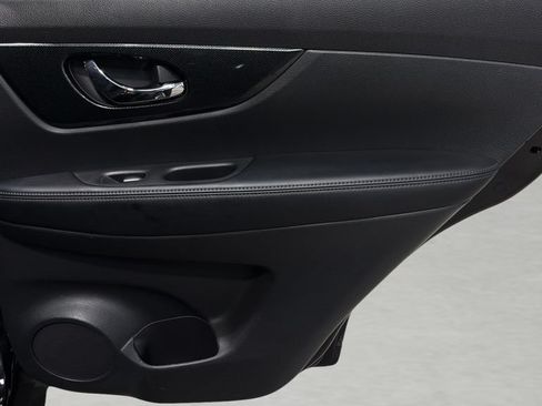 Used 2016 Nissan Rogue SL AWD/4WD image 15