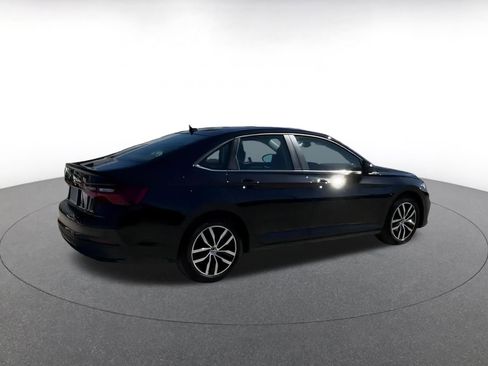 Used 2025 Volkswagen Jetta SE image 12