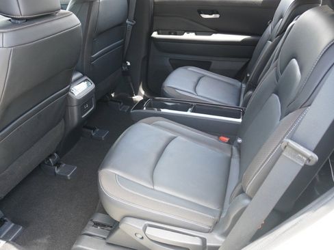 Used 2024 Nissan Pathfinder SL w/ SL Premium Package FWD image 30
