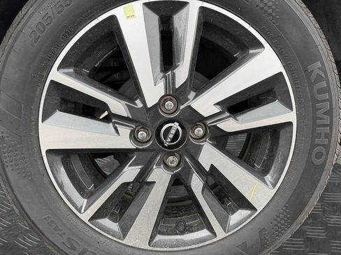New 2025 Nissan Versa SV w/ Trunk Package FWD image 20