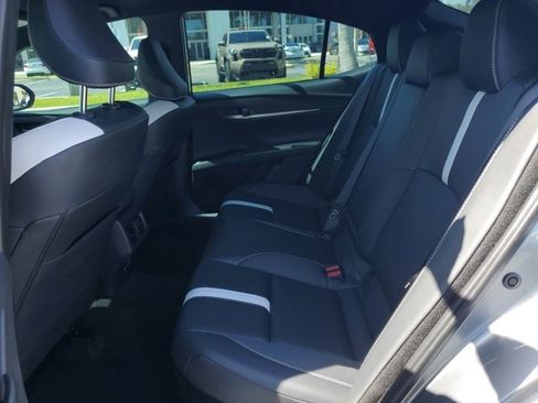 Used 2026 Toyota Camry SE w/ Convenience Package image 7