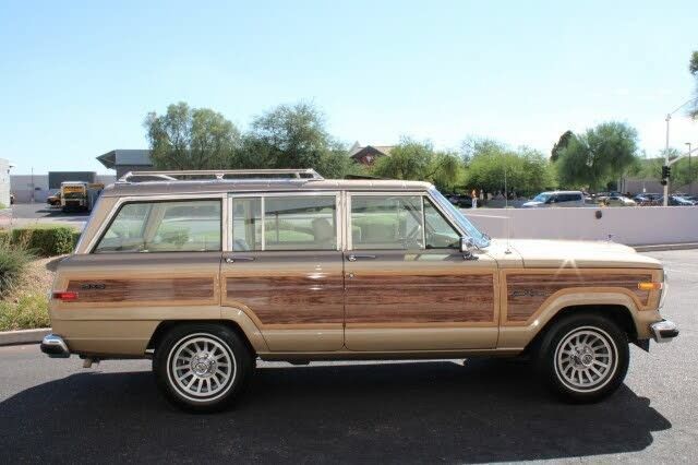 Used 1990 Jeep Grand Wagoneer AWD/4WD image 8