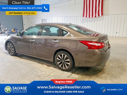 Used 2017 Nissan Altima 2.5 SL w/ Moonroof Package FWD image 3