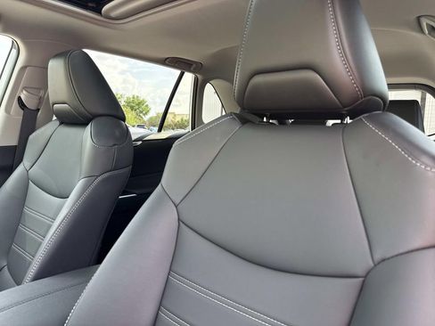 Used 2025 Toyota RAV4 XLE Premium image 22