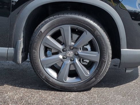 Used 2025 Honda Pilot Sport image 11