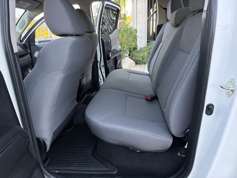 Used 2020 Toyota Tacoma SR AWD/4WD image 19