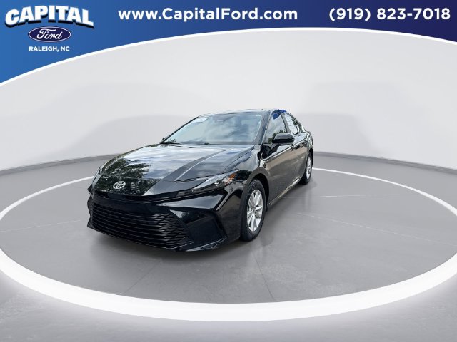 Used 2025 Toyota Camry LE FWD image 4