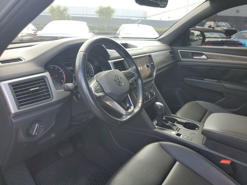 Used 2020 Volkswagen Atlas Cross Sport SE FWD image 10
