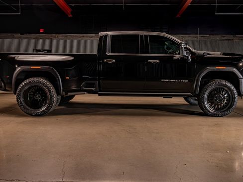 Used 2024 GMC Sierra 3500 Denali Ultimate image 11