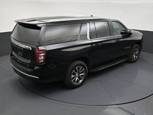 Used 2024 Chevrolet Suburban LT w/ LT Signature Package RWD image 15