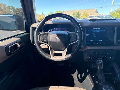 Used 2024 Ford Bronco Wildtrak image 17