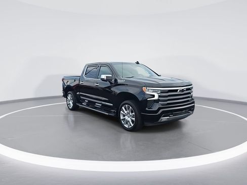 Used 2024 Chevrolet Silverado 1500 High Country w/ High Country Premium Package AWD/4WD image 2