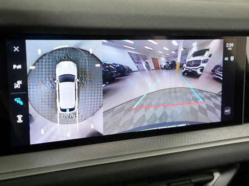 Certified 2024 Porsche Cayenne AWD/4WD image 33
