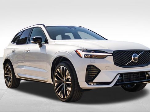 New 2026 Volvo XC60 B5 Ultra w/ Climate Package image 3