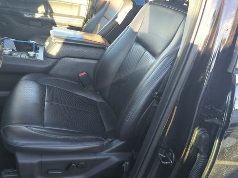 Used 2023 Ford Expedition Max XLT image 10