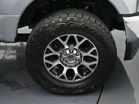 Used 2020 Ford F350 Lariat w/ Lariat Ultimate Package image 36