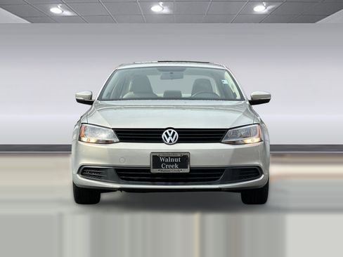 Used 2012 Volkswagen Jetta TDI image 5