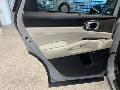 Used 2023 Kia Sorento SX image 38