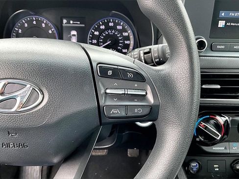 Used 2023 Hyundai Kona SEL image 12