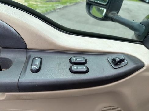 Used 2005 Ford F350 XLT AWD/4WD image 18