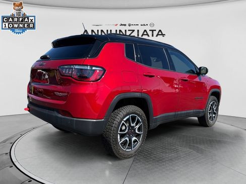 Used 2025 Jeep Compass Trailhawk AWD/4WD image 5