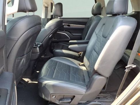 Used 2020 Kia Telluride SX w/ SX Prestige Package image 21