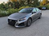 Used 2023 Nissan Altima 2.5 SV image 3