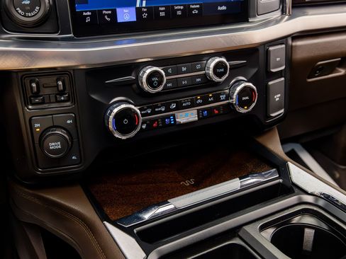 Used 2024 Ford F350 King Ranch w/ Chrome Package AWD/4WD image 52