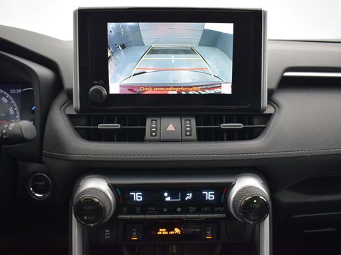 Used 2023 Toyota RAV4 XLE Premium image 18