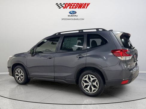 Used 2023 Subaru Forester Premium AWD/4WD image 9