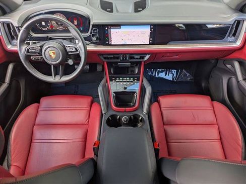 Used 2024 Porsche Cayenne AWD/4WD image 19