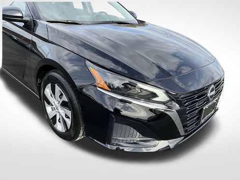 Certified 2025 Nissan Altima 2.5 S image 10