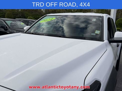Certified 2024 Toyota Tacoma TRD Off-Road AWD/4WD image 32