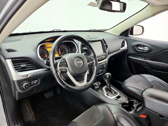 Used 2015 Jeep Cherokee Trailhawk w/ Cold Weather Group AWD/4WD image 16
