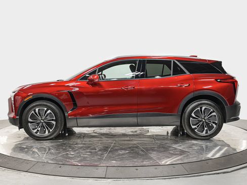 Used 2024 Chevrolet Blazer EV LT AWD/4WD image 2