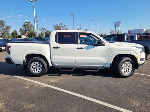 Used 2025 Nissan Frontier S AWD/4WD image 3