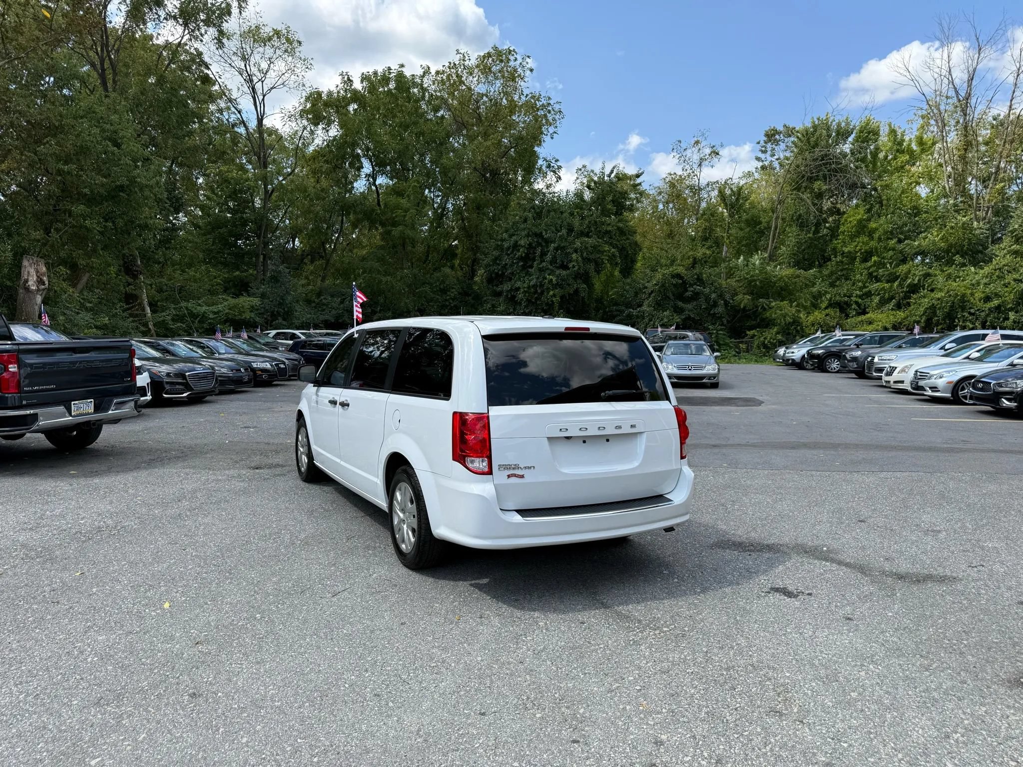 Used 2020 Dodge Grand Caravan SE w/ UConnect Hands-Free Group FWD image 5