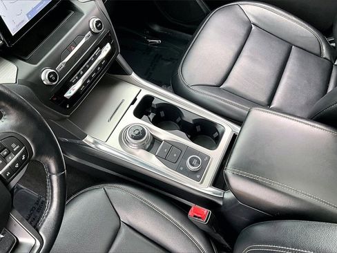 Used 2020 Ford Explorer XLT w/ Equipment Group 202A image 15