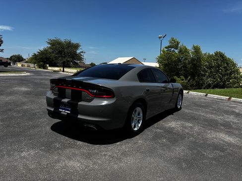 Used 2018 Dodge Charger SXT RWD image 7
