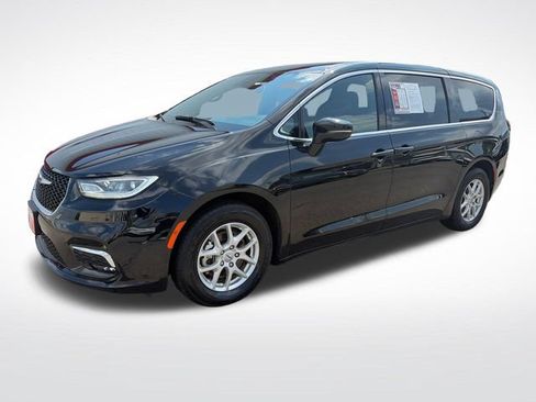 Used 2025 Chrysler Pacifica Select FWD image 1